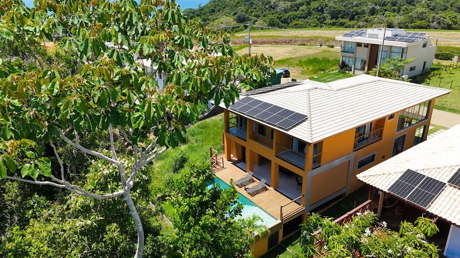 Casa Surya vista de cima, com a piscina